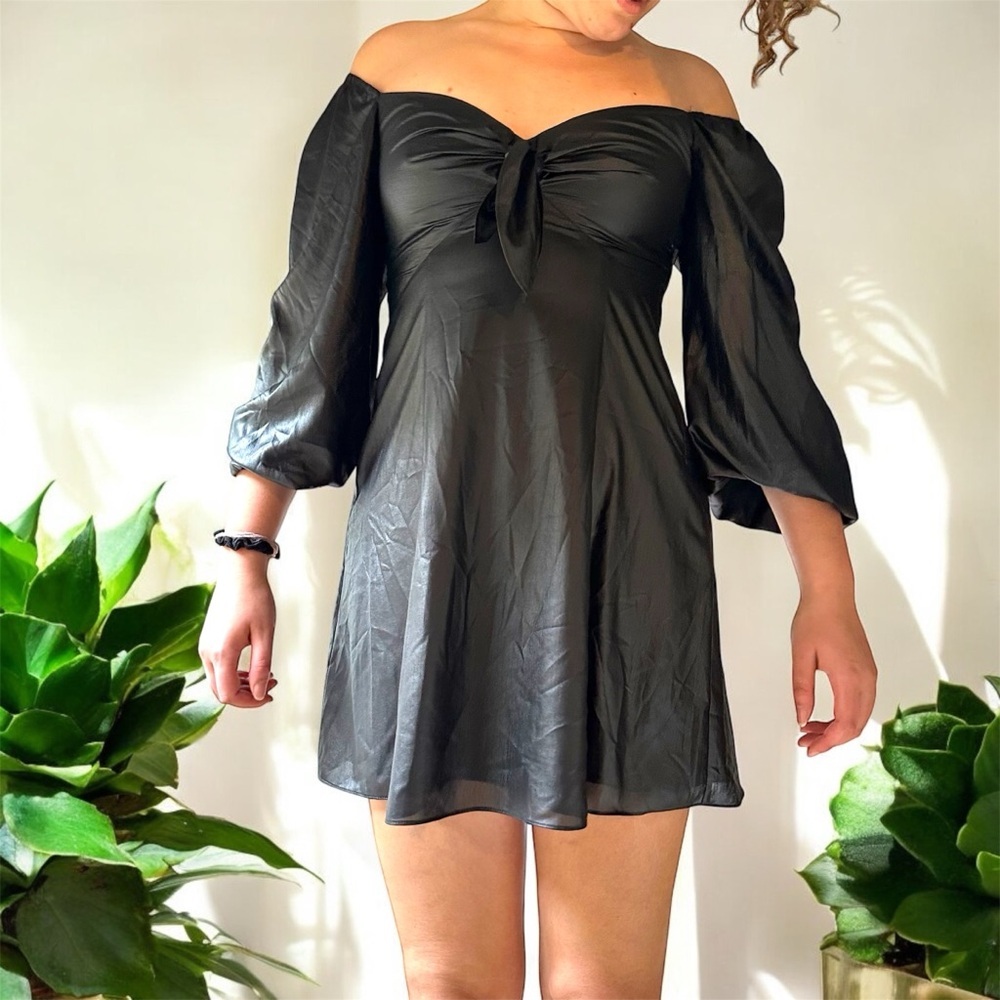 NWT Gianni Bini Star Struck Liquid Black Mini Dress Babydoll Size 4 Long Sleeves - Picture 2 of 11